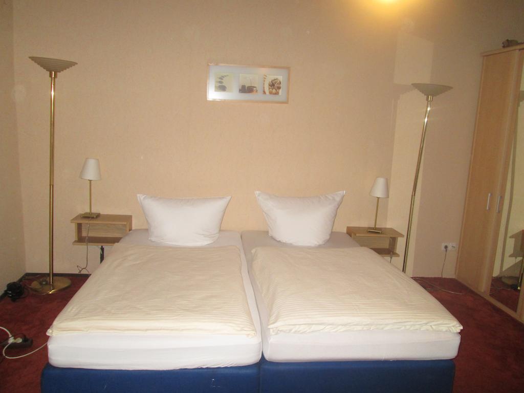 Gruener Baum Nuernberg Brunn Hotel Kamer foto