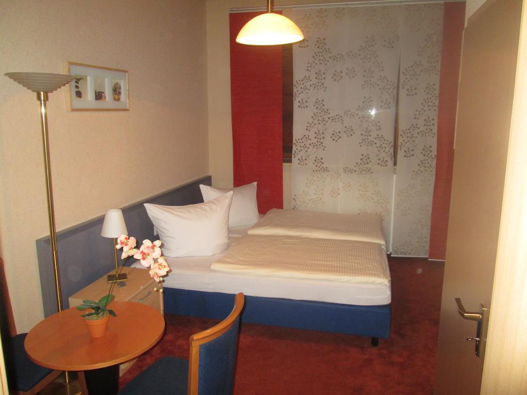 Gruener Baum Nuernberg Brunn Hotel Kamer foto